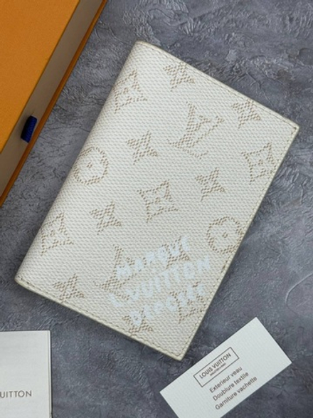 Обложка для паспорта Louis Vuitton