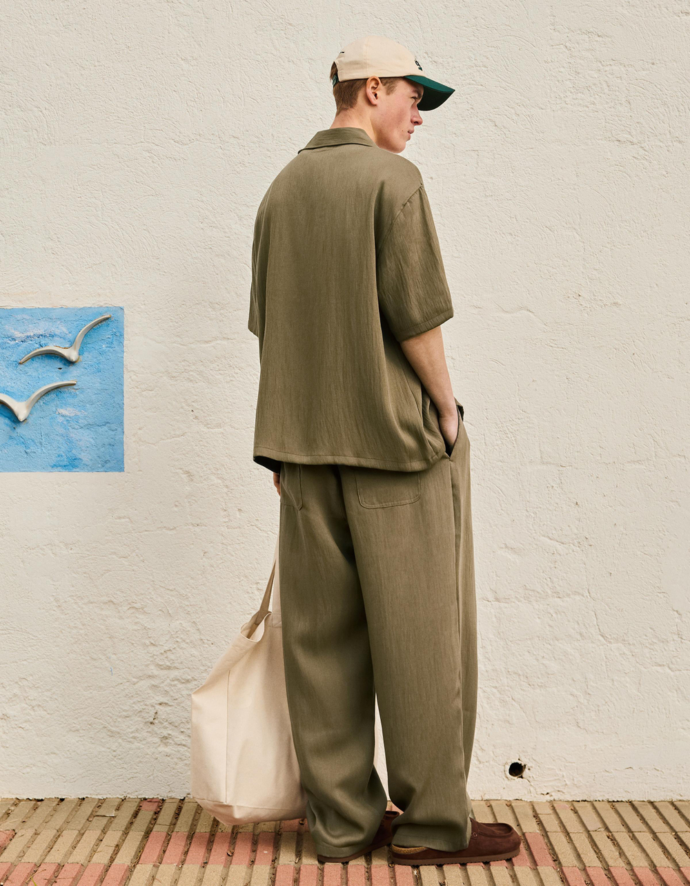 Мужские брюки baggy из рустикальной ткани - BERSHKA