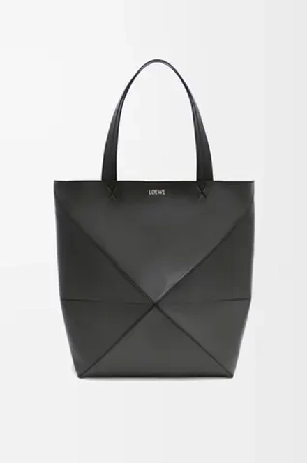 Loewe Сумка-тоут XL Puzzle Fold из блестящей телячьей кожи, черный
