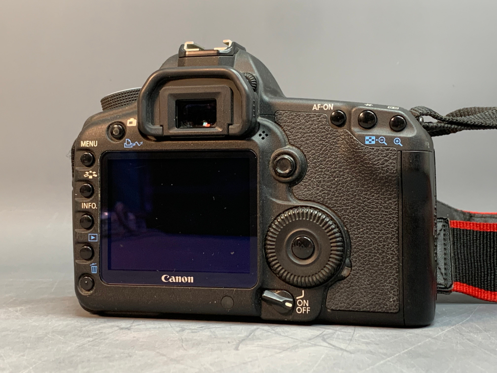 Canon EOS 5D Mark II 12.450 кадров