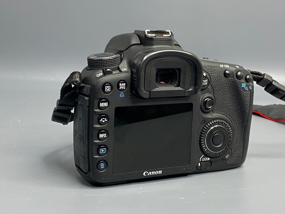 Canon EOS 7D 10 000 кадров.