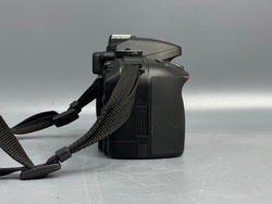 Nikon D5300 kit 18-55mm 3.5-5.6G VR 2.600 Кадров