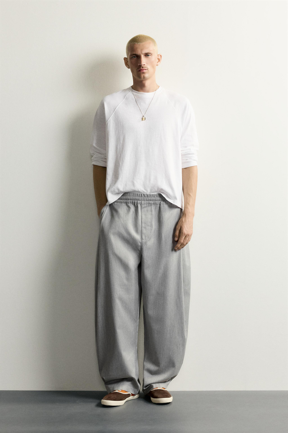 БРЮКИ BALLOON FIT С БОКОВЫМИ ЗАЩИПАМИ — ZARA
