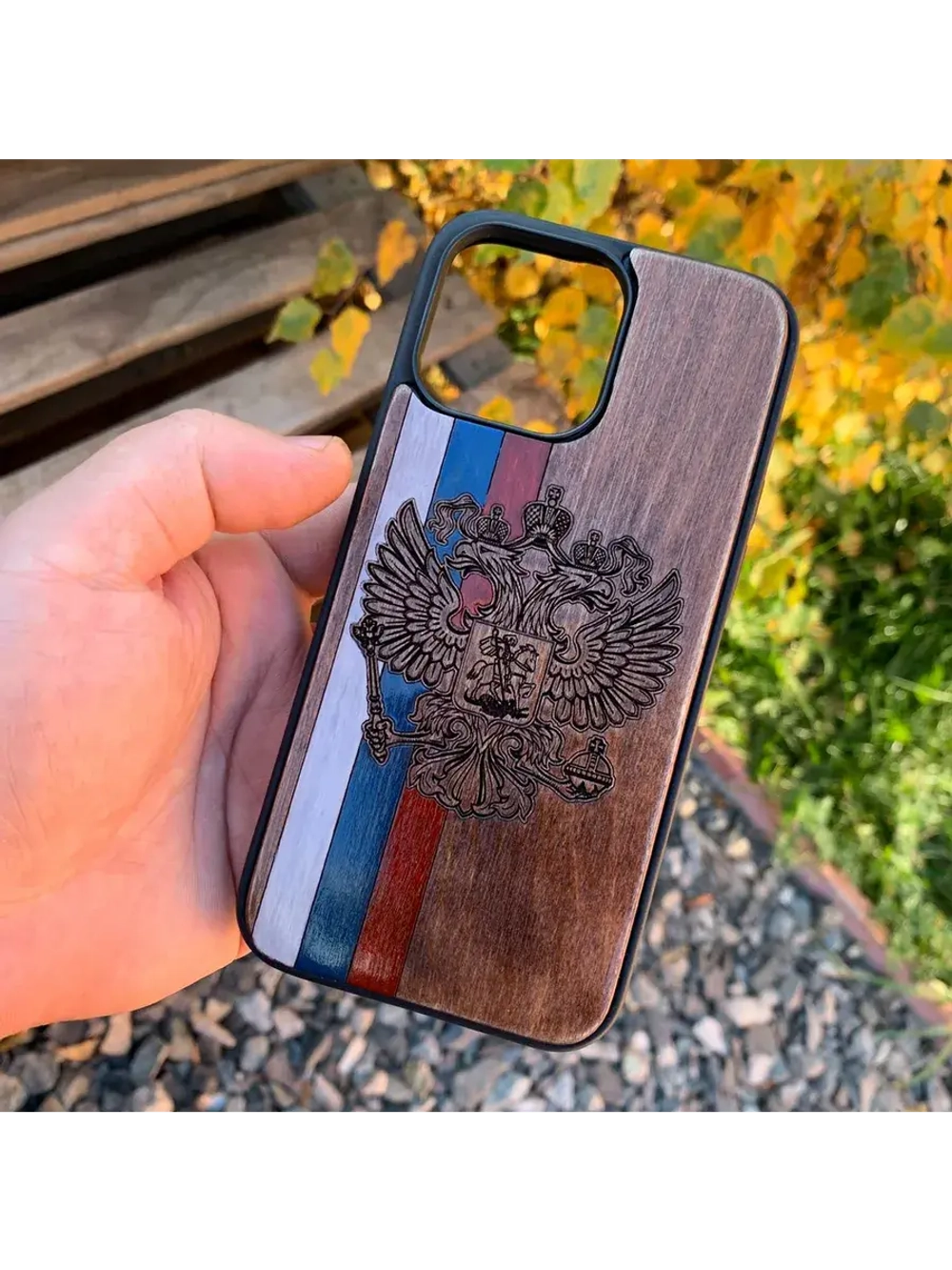 Чехол для iPhone 16 pro Россия Флаг Герб из дерева