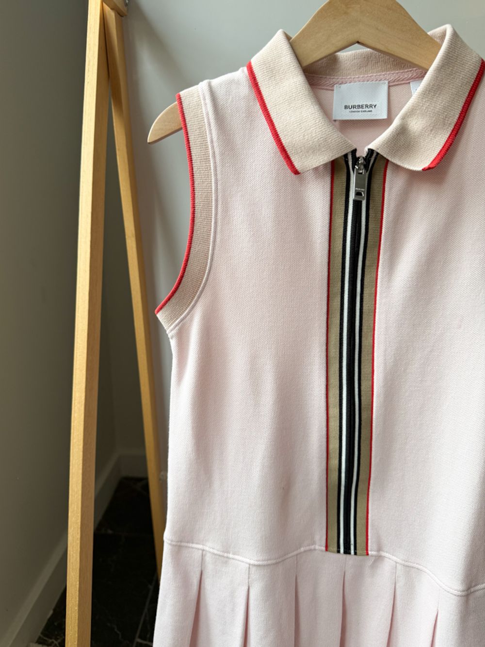 Хлопковое платье Burberry, 128