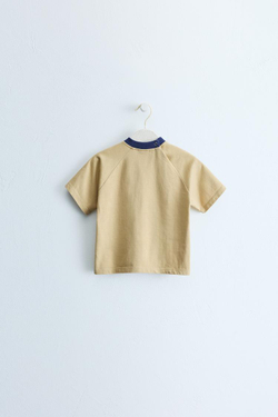 ZARA TIMELESS — ФУТБОЛКА С КОНТРАСТНЫМ ВОРОТНИКОМ, ХАКИ