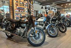 Royal Enfield Meteor 350 Aurora Blue