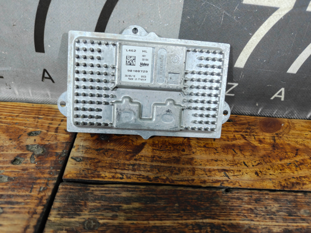 Блок управления фары Land Rover Discovery 5 (L462) 17-нв Б/У Оригинал LR086124
