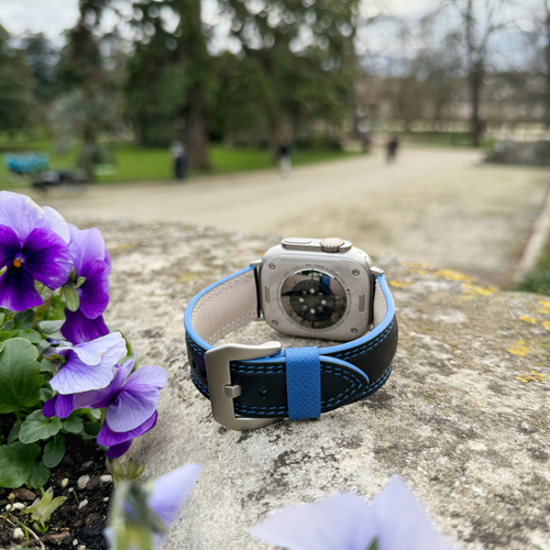 Ремешок для Apple Watch Ultra 49mm из кожи теленка черного цвета с синей строчкой