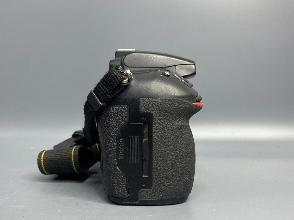 Nikon D810 нерабочие затвор и экран