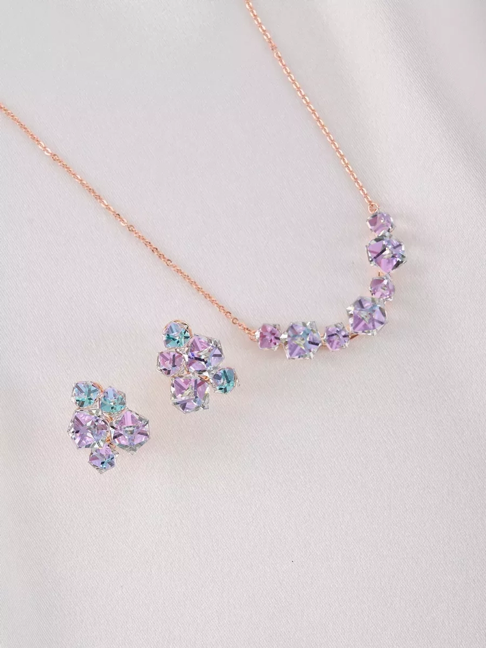 Колье дуга Мираж с сиреневыми кристаллами Swarovski
