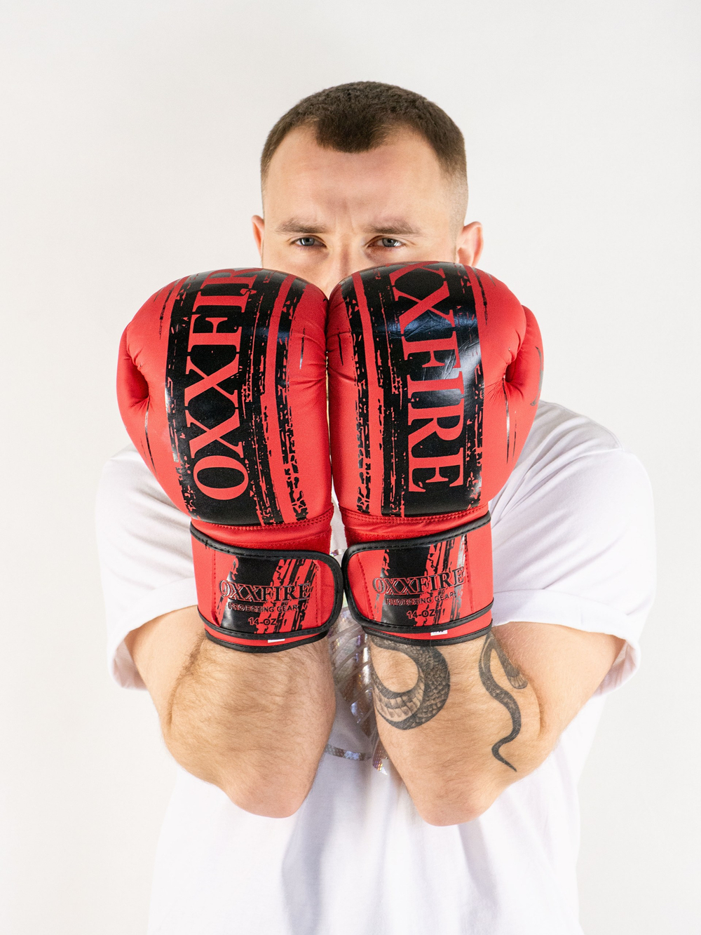 Боксерские перчатки OXXFIRE Muay Thai PRO, PVC, красный/черный