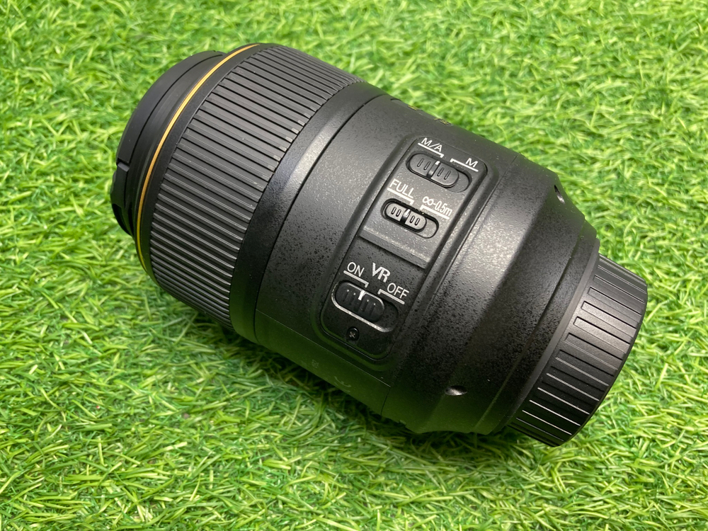 Nikon 105mm 2.8G IF-ED AF-S VR Micro-Nikkor