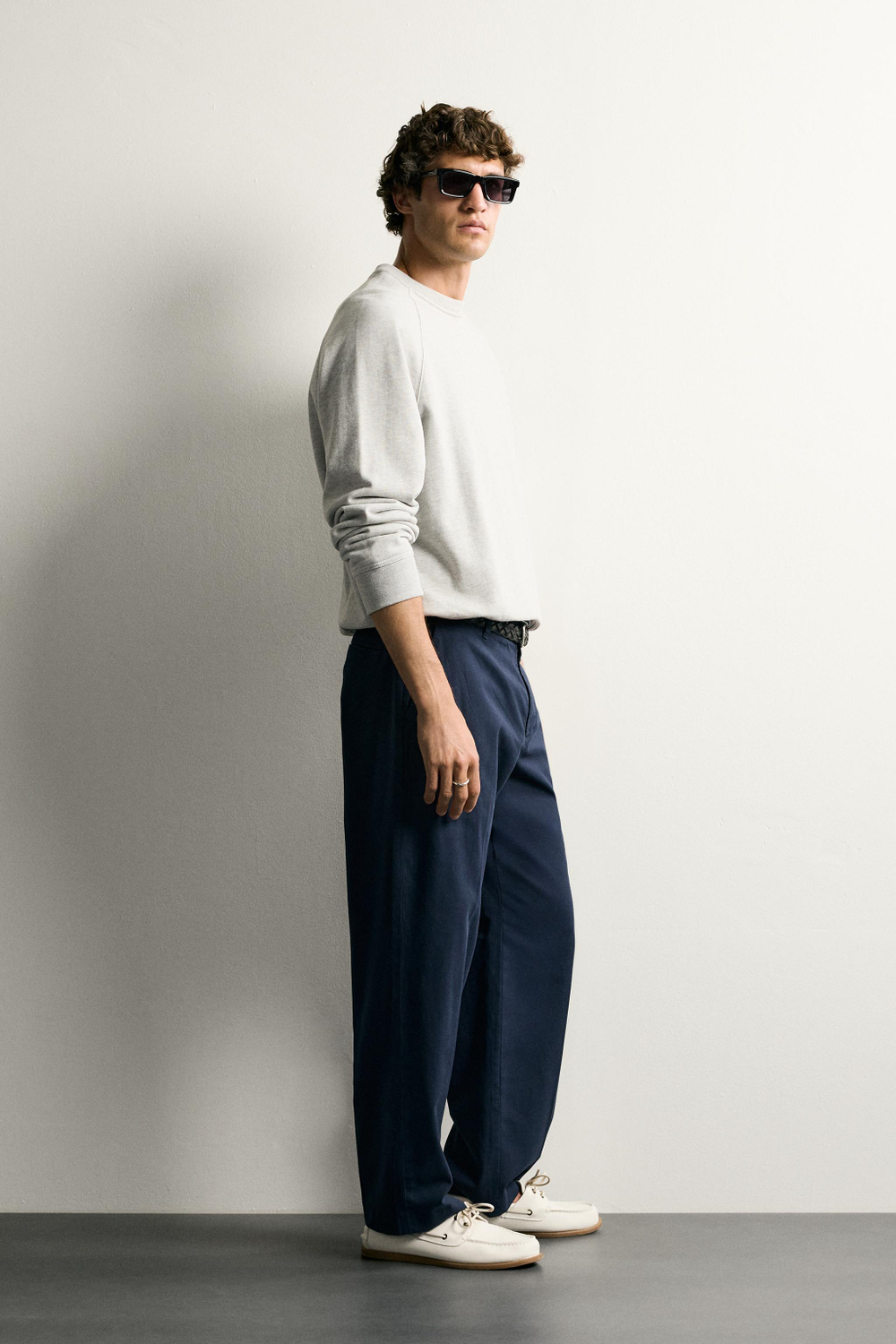 БРЮКИ RELAXED FIT С ЭФФЕКТОМ ПОТЕРТОСТИ — ZARA