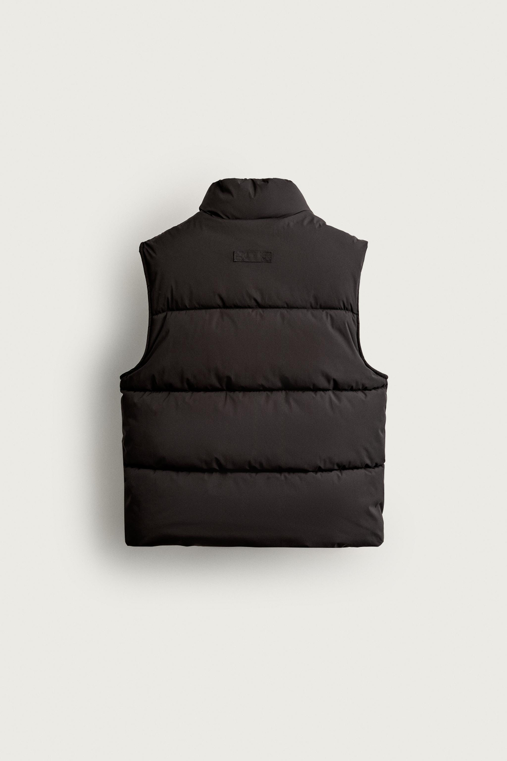 СТЕГАНЫЙ ЖИЛЕТ ИЗ ТЕХНИЧЕСКОЙ ТКАНИ — ZARA