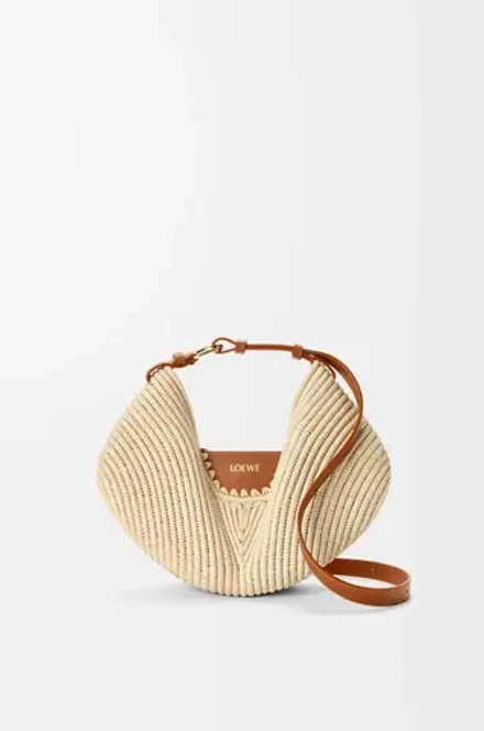 Loewe Сумка среднего размера Swing из рафии и телячьей кожи, натуральный/коричневый