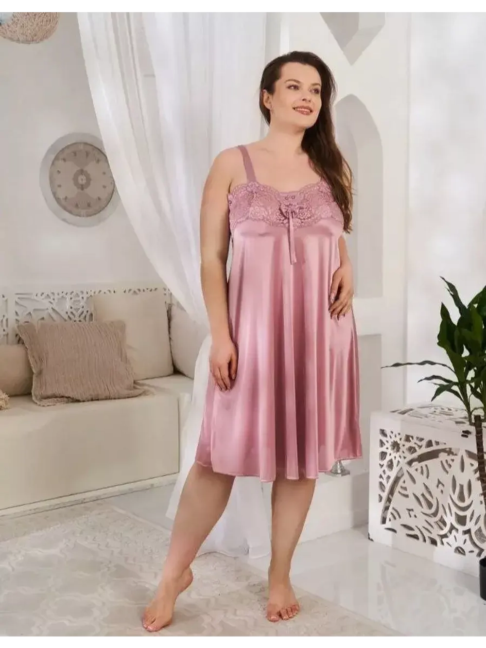 Ночная сорочка пеньюар кружевная на бретельках