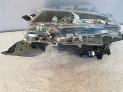 Фара левая Toyota Land Cruiser Prado 150 17-24 Б/У Оригинал 8118560N20