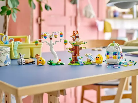 Конструктор LEGO 40808 Пасхальный кролик и охота за куриными яйцами