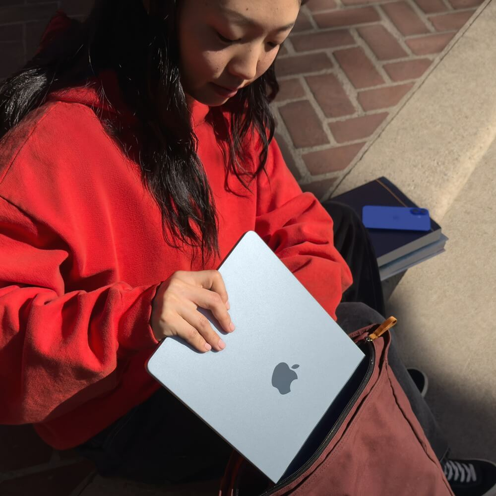 Ноутбук Apple MacBook Air 13.6 M4 24+512 ГБ 2025 небесный голубой MC6V4