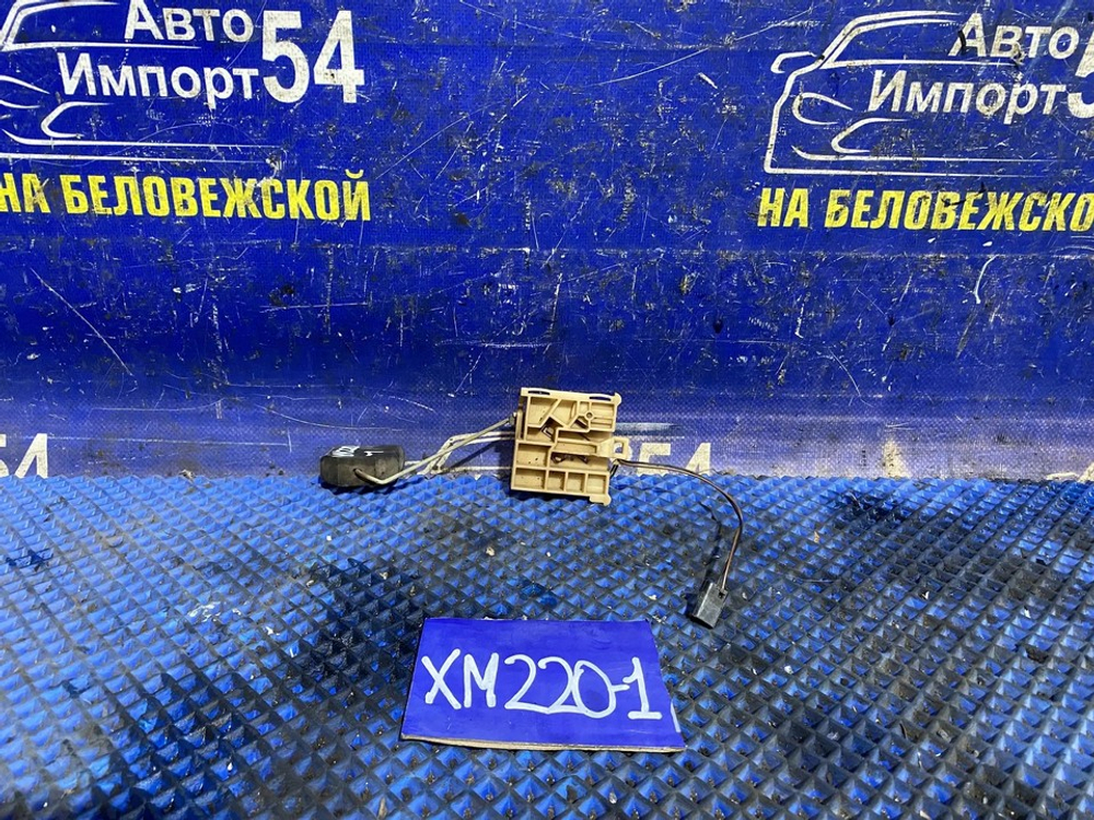 Датчик уровня топлива SUBARU TRAVIQ 2003