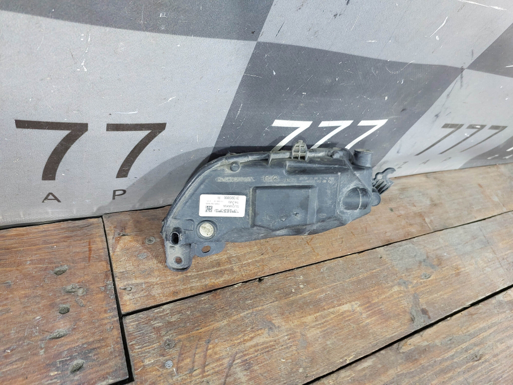 ПТФ передняя правая LED Volvo XC90 2 14-19 Б/У Оригинал 31395866