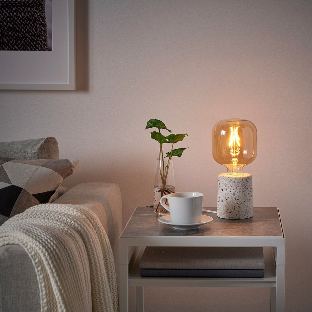 IKEA LERSKIFFER  (ИКЕА ЛЕРСКИФФЕР)  -  Настольная лампа, эффект терраццо/белый, 11 см