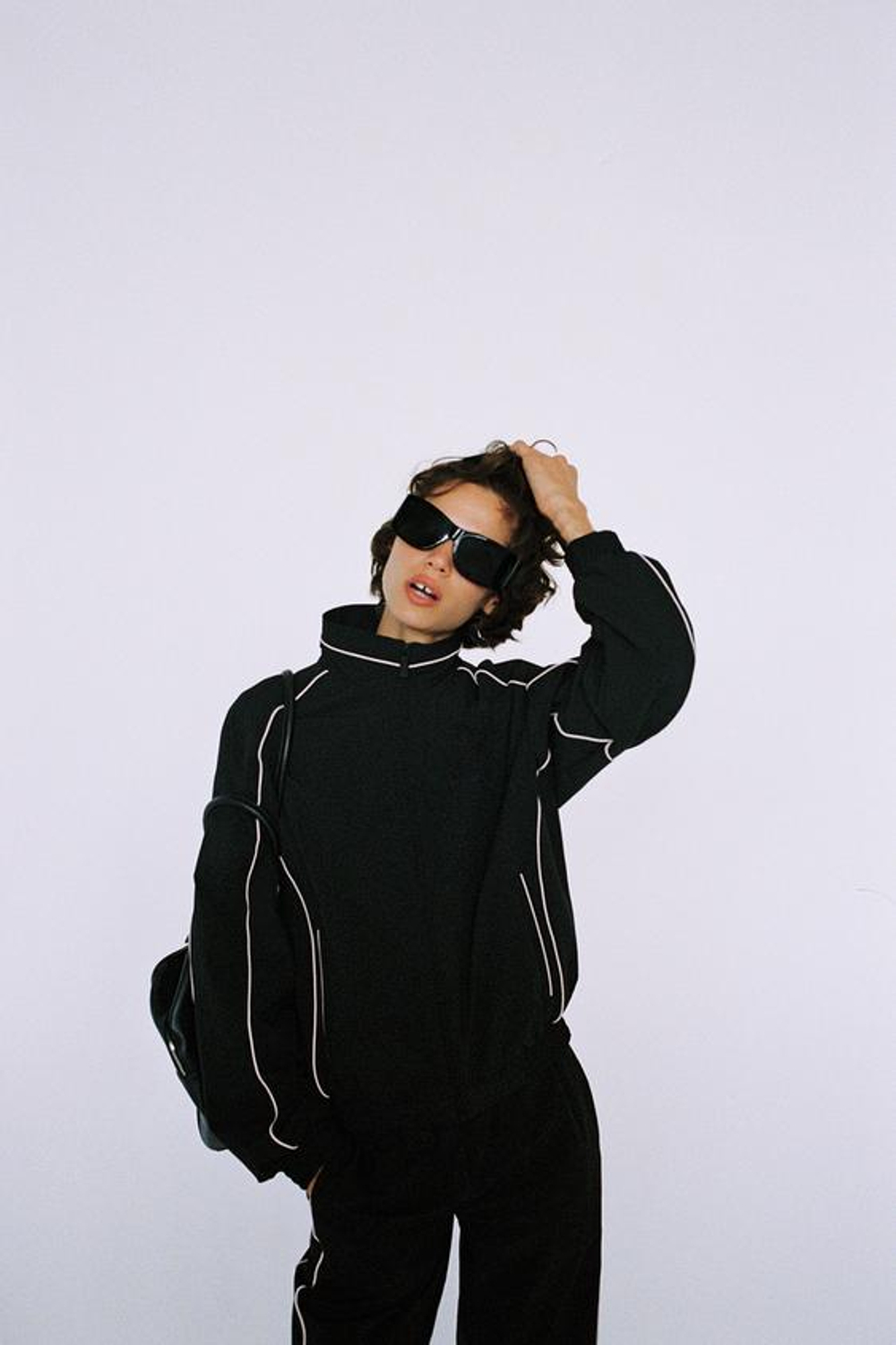 ZARA ТЕХНИЧЕСКИЕ БРЮКИ С КАНТОМ, ЧЕРНЫЙ