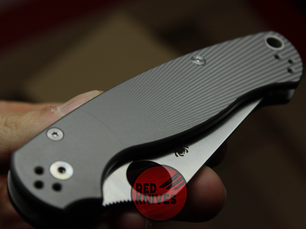 Нож Spyderco Paramilitary 2 Титан - фрезеровка лучи