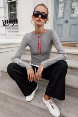 ZARA ФУТБОЛКА С КОНТРАСТНЫМИ ДЕТАЛЯМИ, СЕРЫЙ МЕЛАНЖ