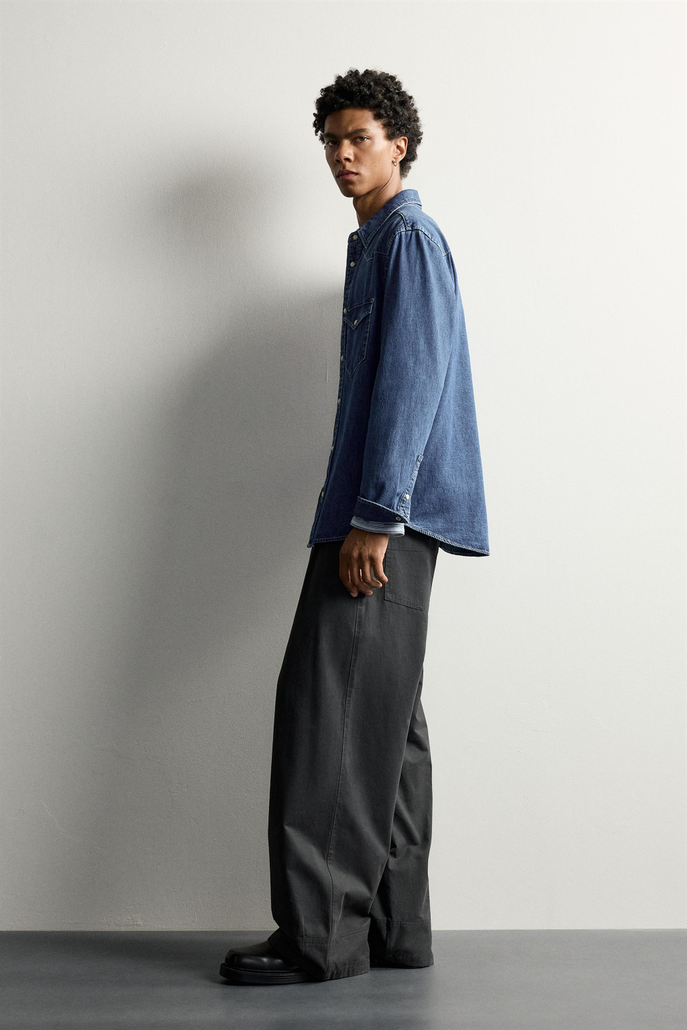 ДЖИНСОВАЯ РУБАШКА REGULAR FIT — ZARA · 6987/370