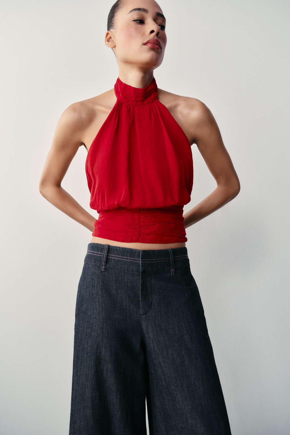 УДЛИНЕННЫЕ ШОРТЫ С КОНТРАСТНОЙ ОТСТРОЧКОЙ — ZARA