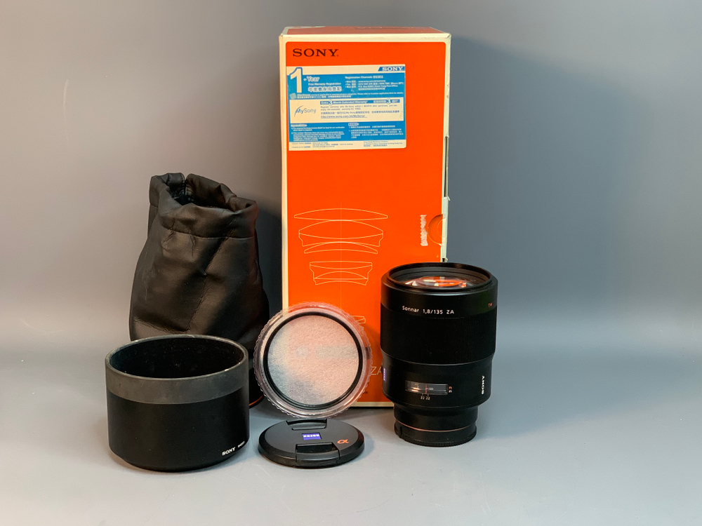 Sony 135mm f/1.8 ZA Carl Zeiss Sonnar T*