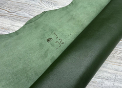 Зеленая кожа Poncho Lux Tropical Green крупным планом