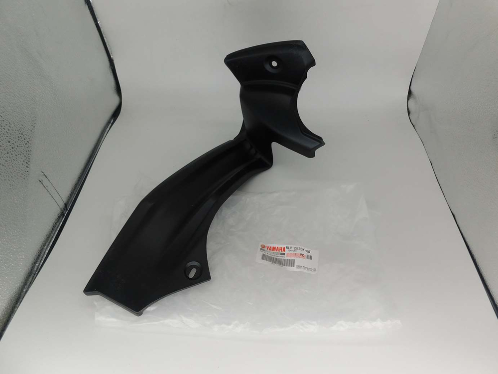 пластик внутренний левый Yamaha FZS1000 FAZER 5LV-2836K-00-00