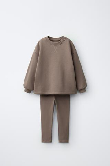 ZARA КОМПЛЕКТ ИЗ ТОЛСТОВКИ И ОДНОТОННЫХ ЛЕГИНСОВ, СЕРОВАТО-КОРИЧНЕВЫЙ