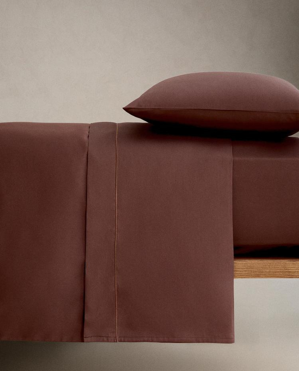 ZARA HOME САТИНОВАЯ ПРОСТЫНЯ (300 НИТЕЙ), ВИННЫЙ