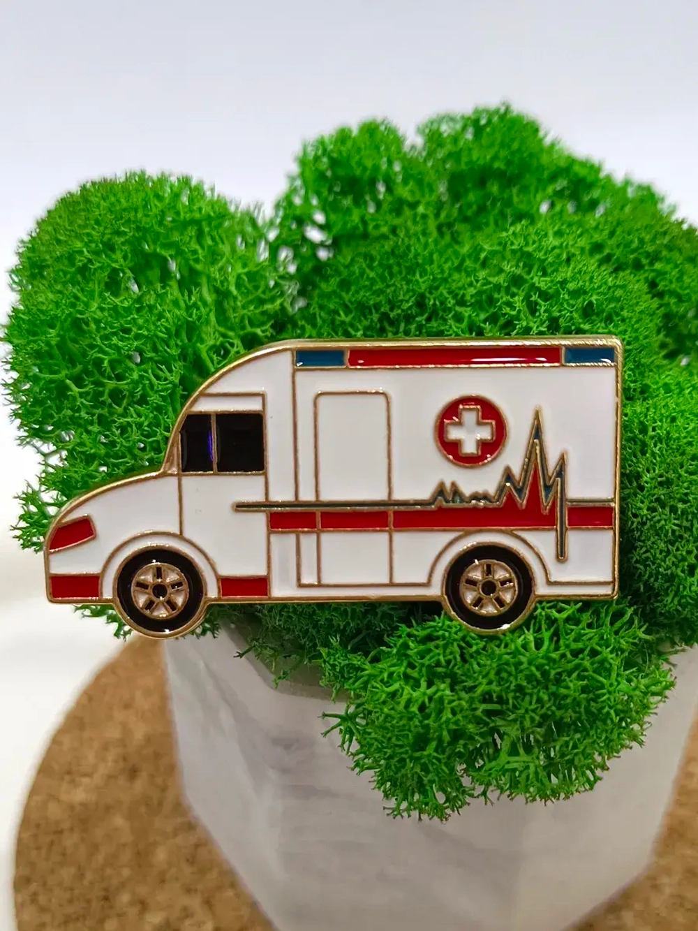 Значок медицинский "Машина Ambulance"