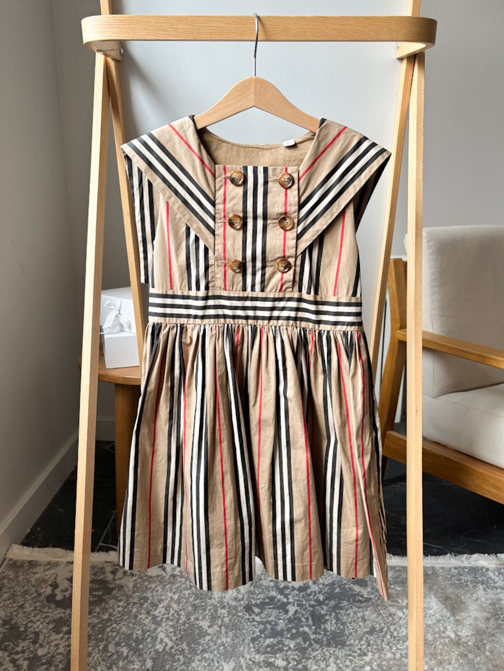 Хлопковое платье Burberry, 128