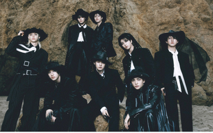 STRAY KIDS