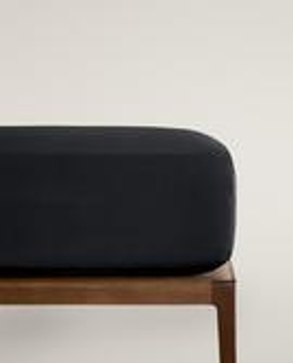 ZARA HOME НАТЯЖНАЯ ПРОСТЫНЯ ИЗ ХЛОПКА ПЕРКАЛЬ | ВЫСОТА 40 СМ (300 НИТЕЙ), ТЕМНО-СИНИЙ