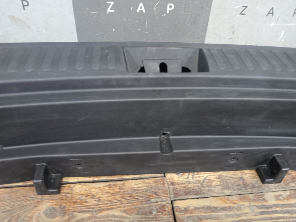 Обшивка Накладка замка багажника Geely Atlas 2 23-нв Б/У Оригинал 6600273729B01