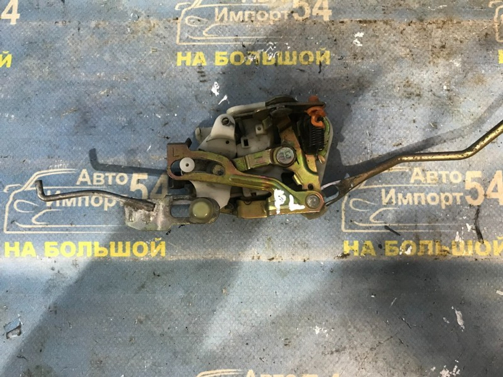 Замок двери передней левой MITSUBISHI PAJERO 1994