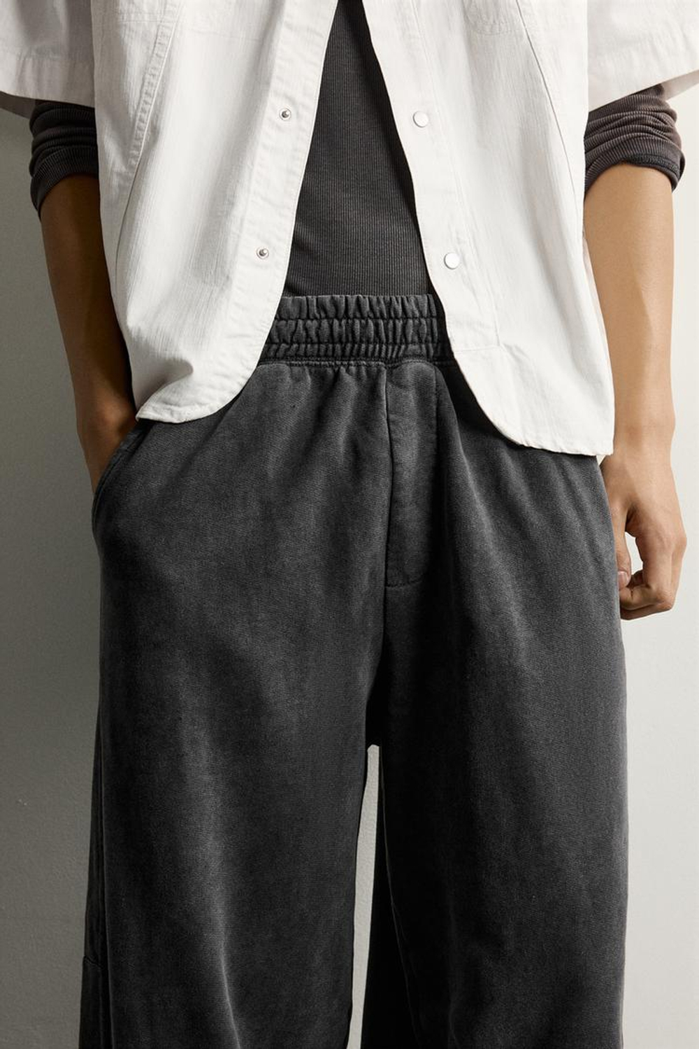 ZARA БАЗОВЫЕ БРЮКИ-ДЖОГГЕРЫ BALLOON FIT, ТЕМНЫЙ АНТРАЦИТ