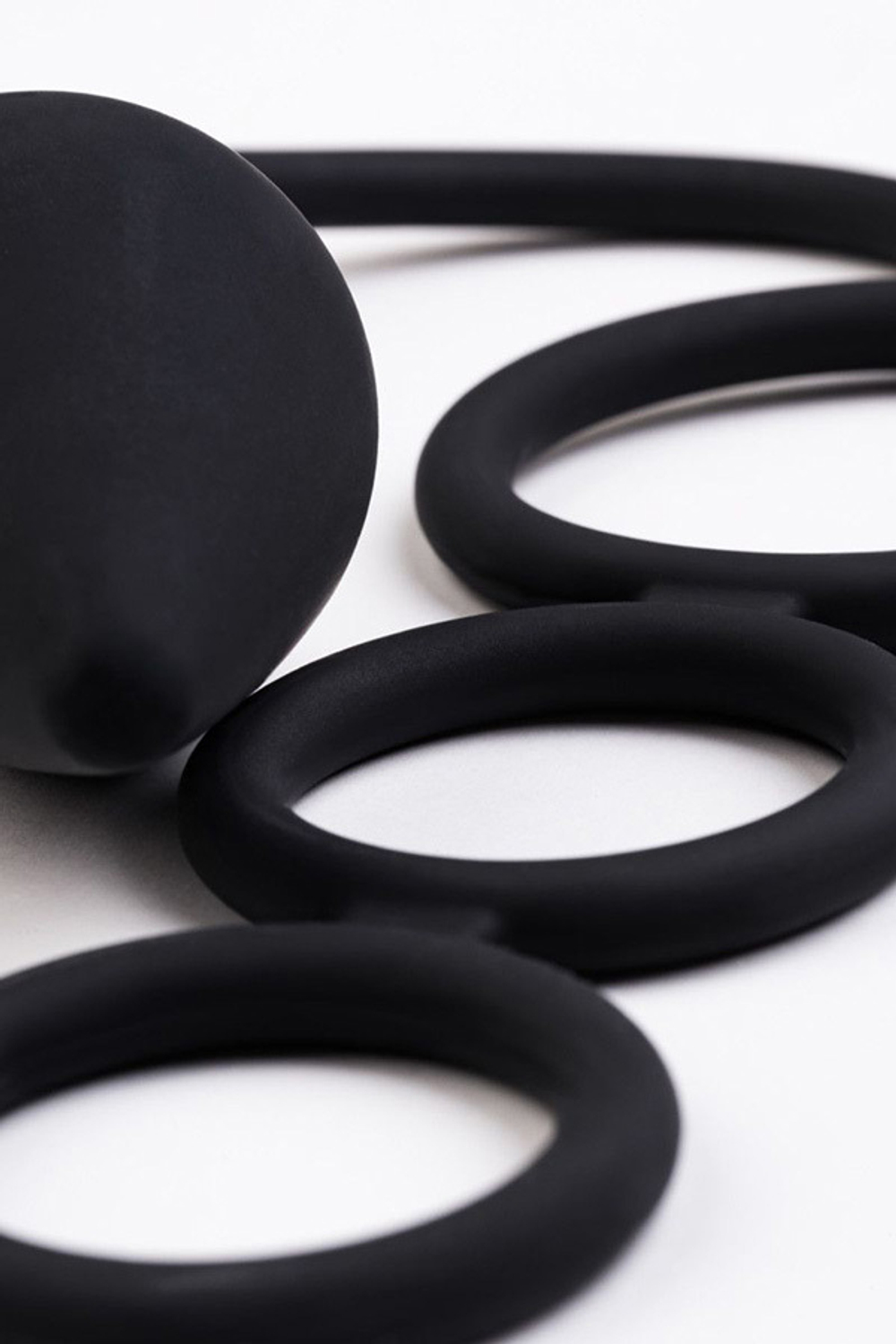 Тройное эрекционное кольцо 3см и 4см с анальным хвостом Erotist Toys Anal Plag with Cock Ring Drop Size S