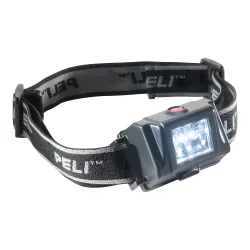 Взрывозащищённый налобный фонарь Peli 2610Z0 HeadsUp Lite, чёрный - общий вид с включенным светом