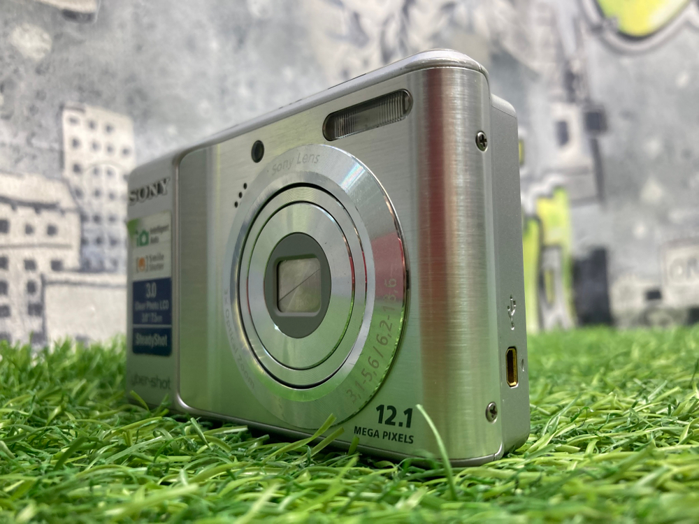 Sony Cyber-shot DSC-S2100