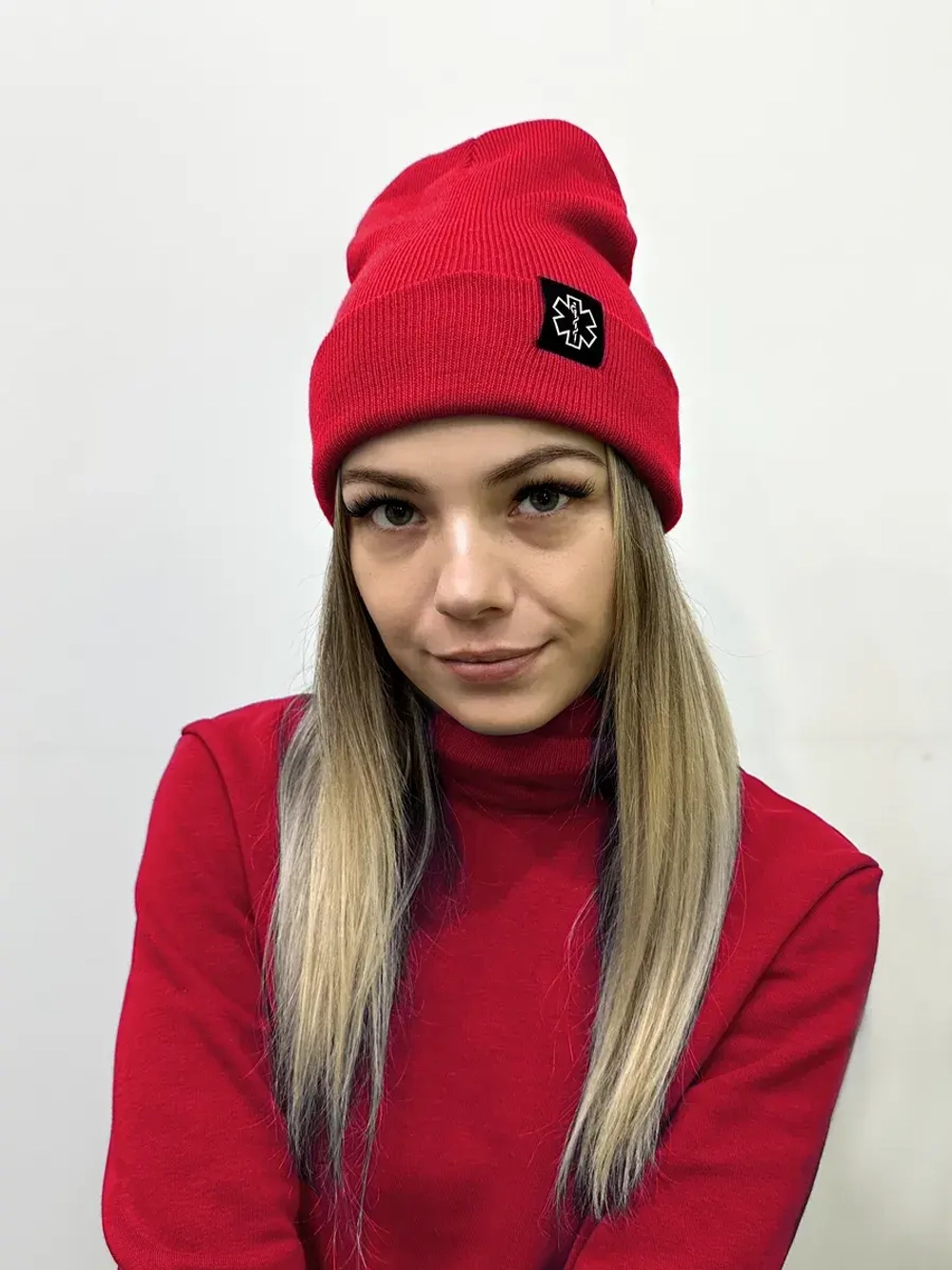 Шапка со снудом Скорая помощь