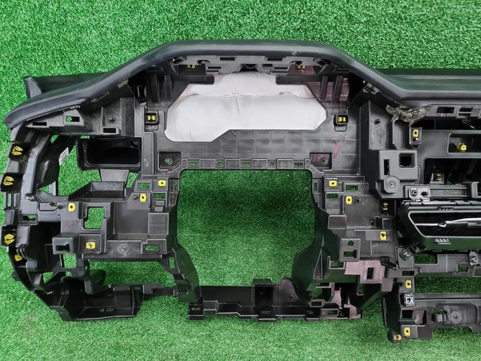 Торпедо Geely Monjaro (2021-н.в.)