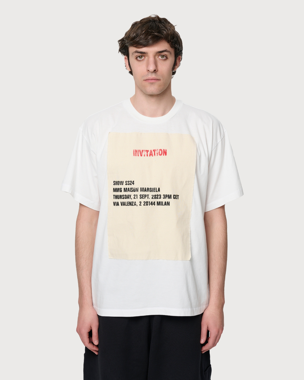 MM6 MAISON MARGIELA ФУТБОЛКА МУЖСКАЯ БЕЛАЯ С АППЛИКАЦИЕЙ